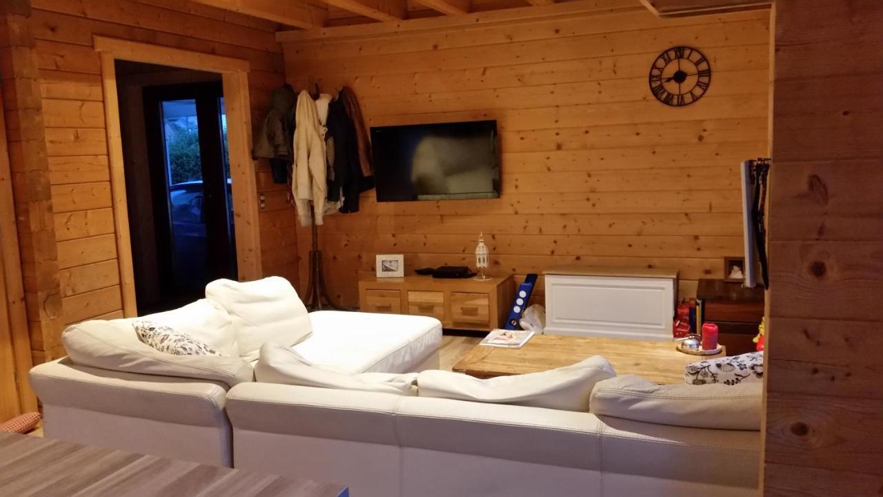 Au Chalet Bed & Breakfast Maubray Ngoại thất bức ảnh
